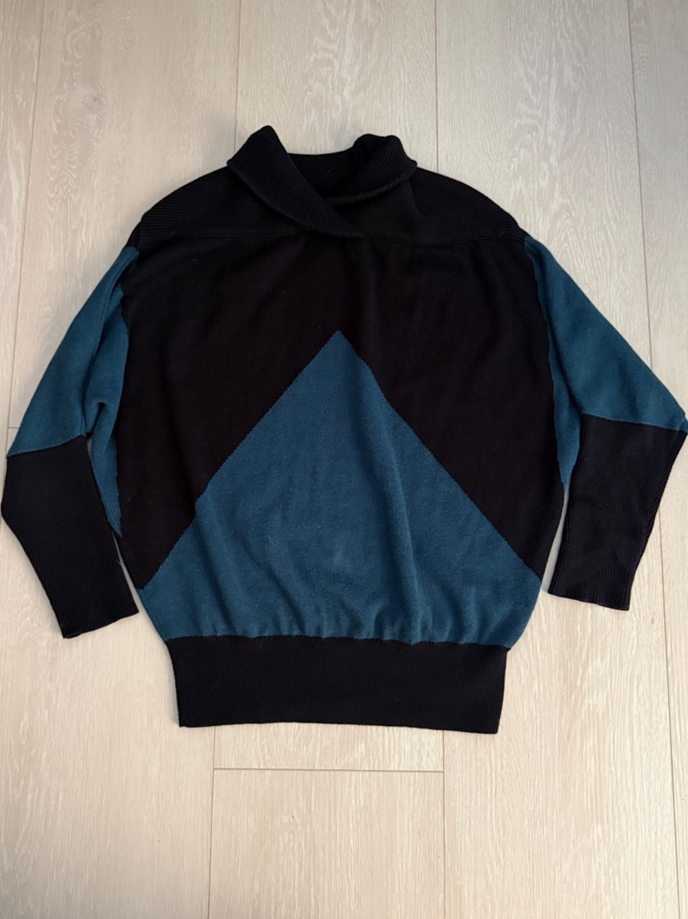 Tea Black & Teal Geometric Turtleneck Sweater